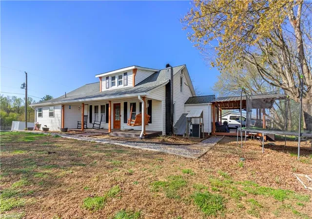 Homes for sale in North Wilkesboro, NC | 1850 Statesville Rd, North Wilkesboro, NC 28697 | MLS# 1214150
