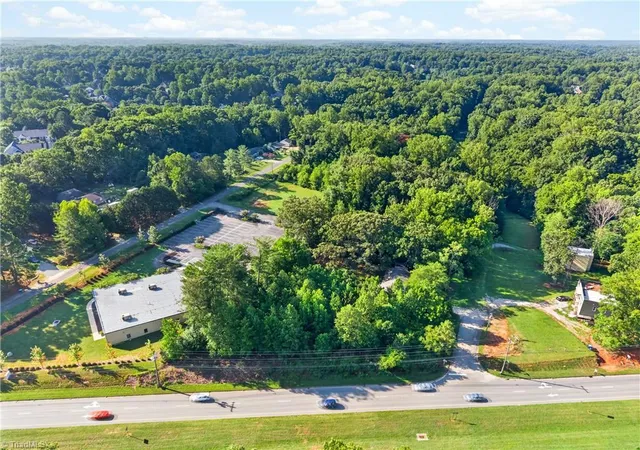 Photo 2 of Sale Pending at 5005 W Wendover Ave, Jamestown, NC 27282 | MLS# 1228322 | Listing updated on 2026-09-14