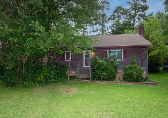 Photo 1 of Single family home for sale at 801 Bales Chapel Rd, Jamestown, NC 27282 | MLS# 1233621 | Listing updated on 2026-09-17