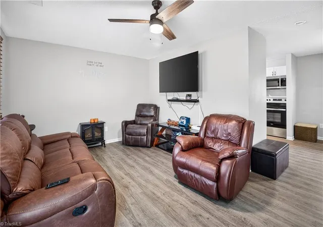 Photo 3 of Single family home for sale at 977 Shalimar Dr, Winston Salem, NC 27107 | MLS# 1229207 | Listing updated on 2026-09-12