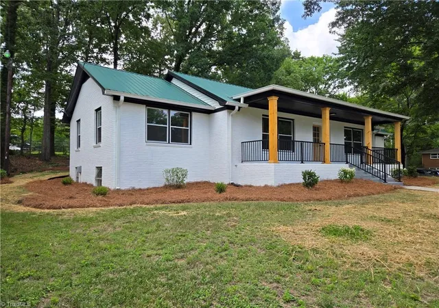 2nd image of 701 Willowmoore Ave, Thomasville, NC 27360 | MLS# 1226102
