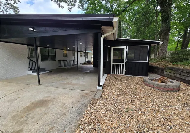 4th image of 701 Willowmoore Ave, Thomasville, NC 27360 | MLS# 1226102
