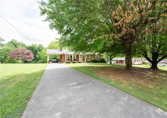 2nd image of 740 Sommerdale Ct, Rural Hall, NC 27045 | MLS# 1226539