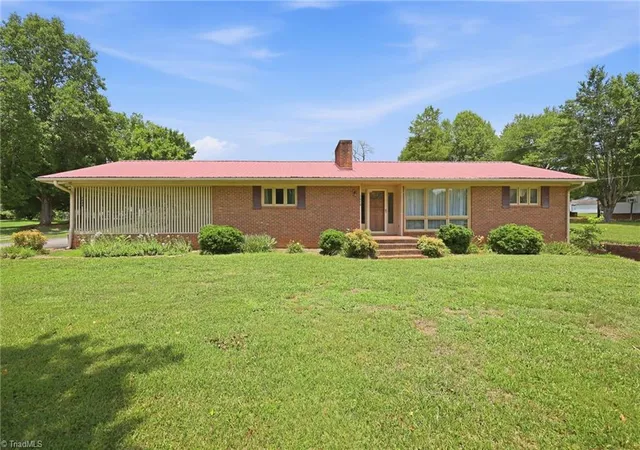 3rd image of 1456 Shady Grove Church Rd, Winston Salem, NC 27107 | MLS# 1226158