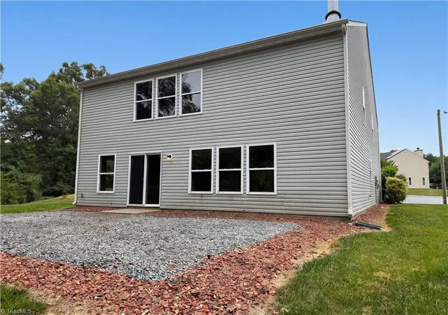 Photo 4 of Single family home for sale at 382 Kendall Dr, Winston Salem, NC 27107 | MLS# 1224113 | Listing updated on 2026-10-30