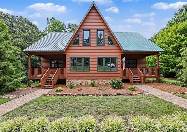2nd image of 181 Mountaineer Ln, Pinnacle, NC 27043 | MLS# 1227242