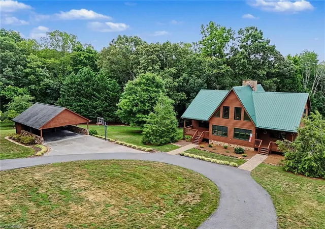 4th image of 181 Mountaineer Ln, Pinnacle, NC 27043 | MLS# 1227242