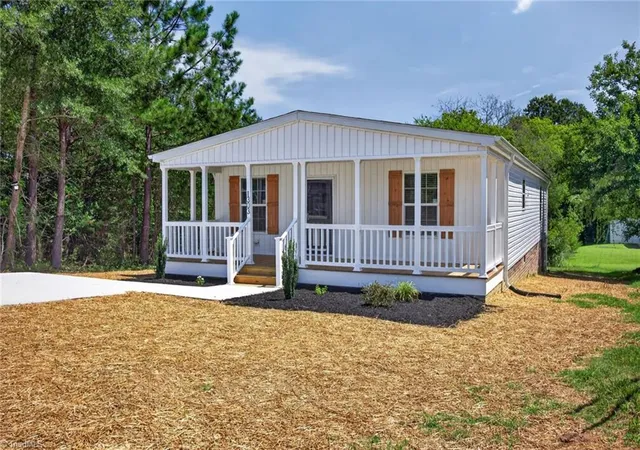 Photo 3 of Manufactured home for sale at 1303 Elrado St, Burlington, NC 27217 | MLS# 1230796 | Listing updated on 2026-09-16