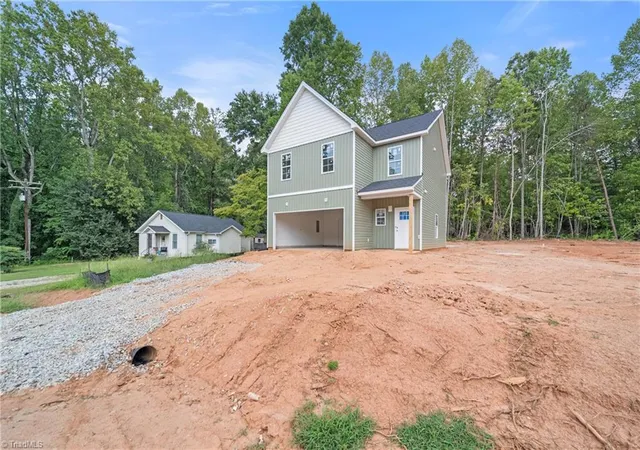 Photo 3 of Single family home for sale at 4365 Allen Dr, Winston Salem, NC 27101 | MLS# 1233852 | Listing updated on 2026-09-10