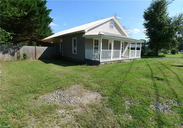 Photo 2 of Single family home for sale at 7573 Nc Hwy 801 S, Mocksville, NC 27028 | MLS# 1231654 | Listing updated on 2026-09-16