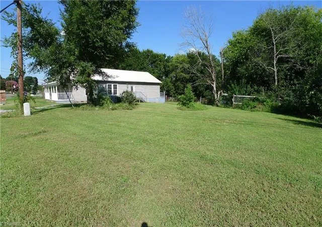 Photo 3 of Single family home for sale at 7573 Nc Hwy 801 S, Mocksville, NC 27028 | MLS# 1231654 | Listing updated on 2026-09-16