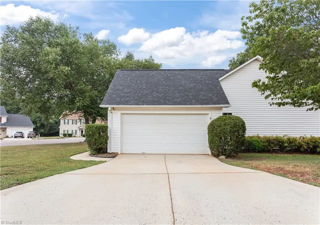 2nd image of 5303 Carriage Woods Dr, Browns Summit, NC 27214 | MLS# 1228973