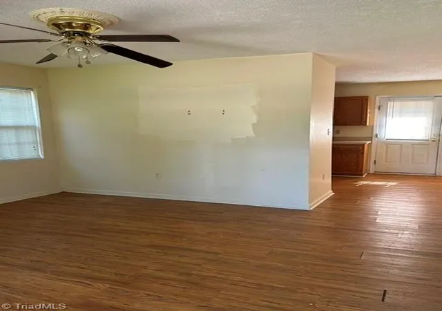 3rd image of 3216 Wellingford Dr, High Point, NC 27265 | MLS# 1225528