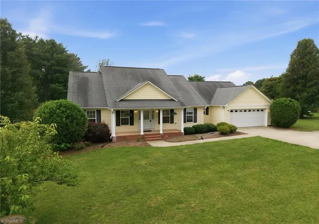 Photo 3 of Single family home for sale at 210 Jane Sowers Rd, Statesville, NC 28625 | MLS# 1225767 | Listing updated on 2026-10-07
