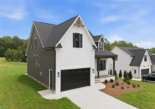 2nd image of 377 Lenalan Dr, Lexington, NC 27295 | MLS# 1228718