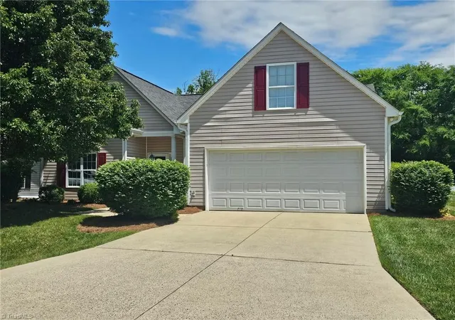 Homes for sale in Clemmons, NC | 130 Salem Ridge Ct, Clemmons, NC 27012 | MLS# 1218255