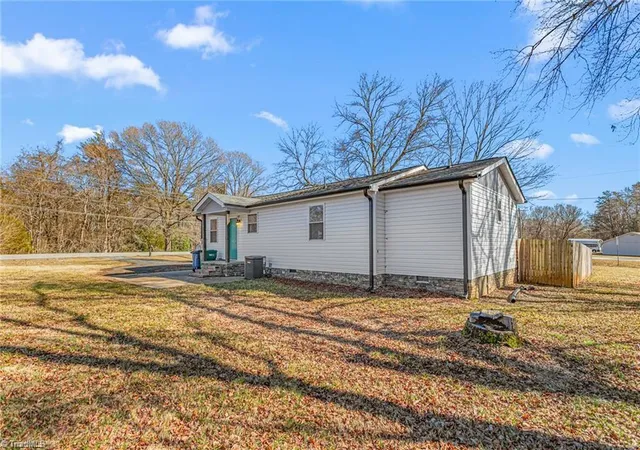 2nd image of 118 Shady Grove Rd, Eden, NC 27288 | MLS# 1229397