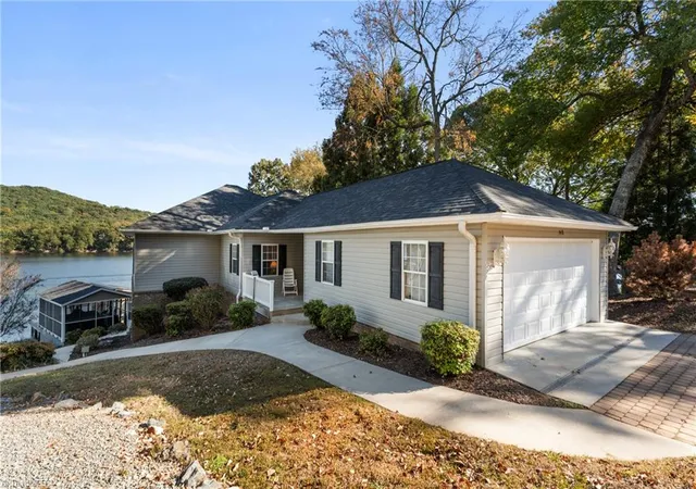 Homes for sale in New London, NC | 348 Shoreline Rd, New London, NC 28127 | MLS# 1199817