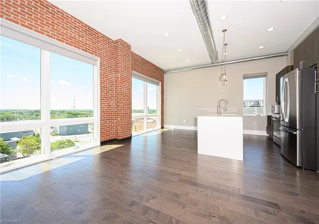 4th image of 400 W 4Th St #504, Winston Salem, NC 27101 | MLS# 1212026