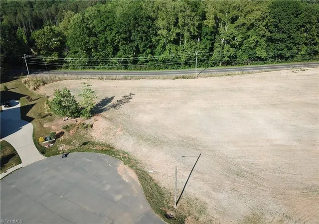 2nd image of 114 Sandstone Dr, King, NC 27021 | MLS# 1221707