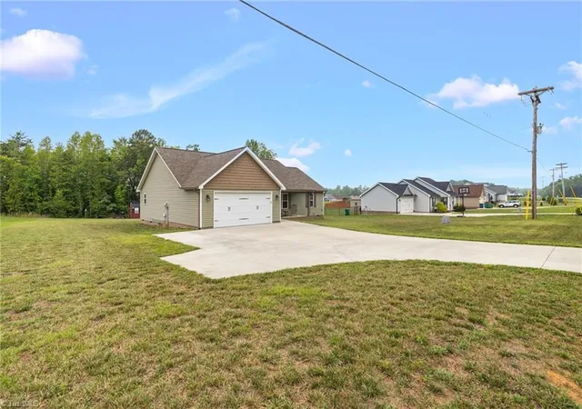 3rd image of 934 Gideon Grove Church Rd, Stokesdale, NC 27357 | MLS# 1228587