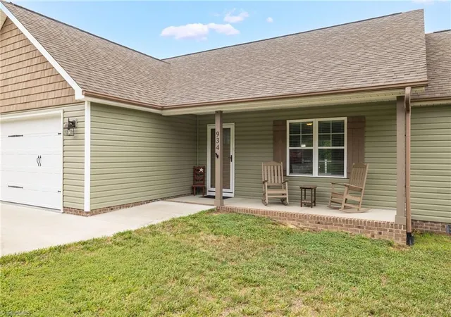 5th image of 934 Gideon Grove Church Rd, Stokesdale, NC 27357 | MLS# 1228587