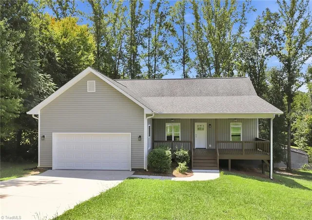 Photo 2 of Single family home for sale at 2513 Mill Brk Trl, Kernersville, NC 27284 | MLS# 1230484 | Listing updated on 2026-08-28