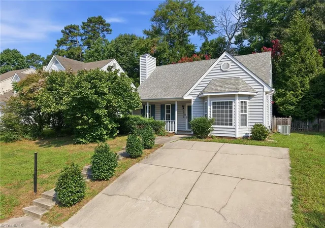 4th image of 4902 Heritage Woods Ct, Greensboro, NC 27407 | MLS# 1230964