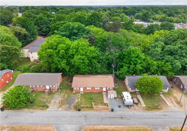 3rd image of 17, 19, 21, 23, 29, 31 Hunter St, Thomasville, NC 27360 | MLS# 1219720