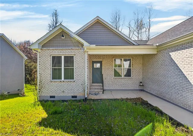 2nd image of 2113 Lancey Dr, Thomasville, NC 27360 | MLS# 1214149