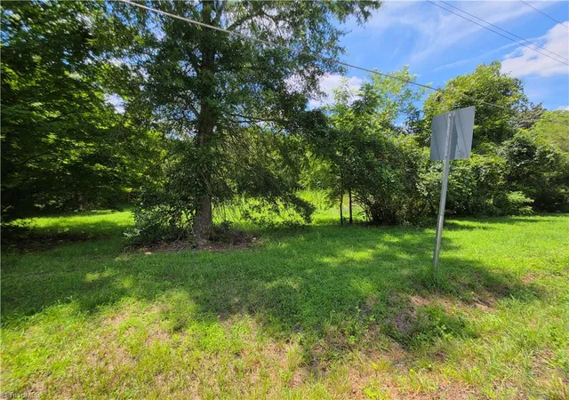 5th image of 417 Coe Ave, High Point, NC 27263 | MLS# 1227706