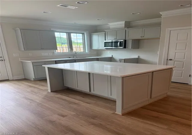 Photo 3 of Single family home for sale at 4713 Willowstone Dr, High Point, NC 27265 | MLS# 1195938 | Listing updated on 2026-08-05