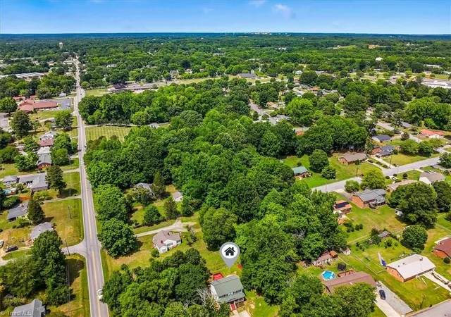 50th image of 701 Diana Dr, Thomasville, NC 27360 | MLS# 1225769