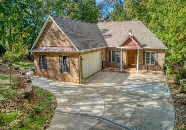 Homes for sale in Denton, NC | 906 Rocky Cove Ln, Denton, NC 27239 | MLS# 1199056