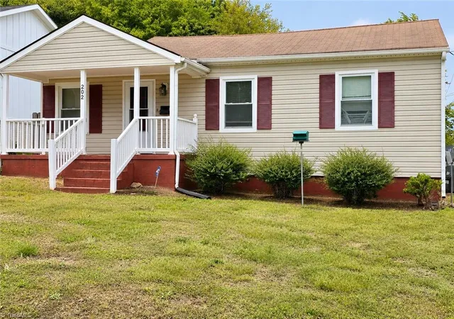 Homes for sale in Reidsville, NC | 202 Boyd St, Reidsville, NC 27320 | MLS# 1220558