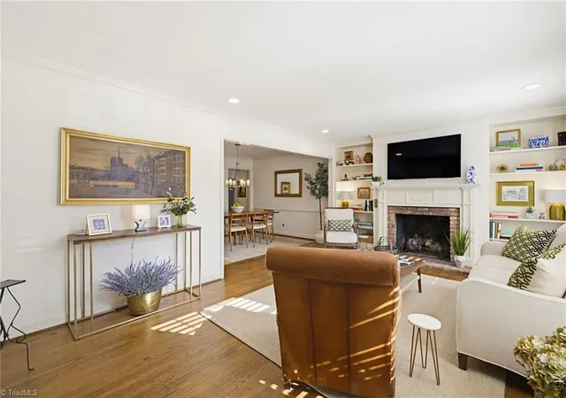 2nd image of 101 N Park Dr #E, Greensboro, NC 27401 | MLS# 1216105