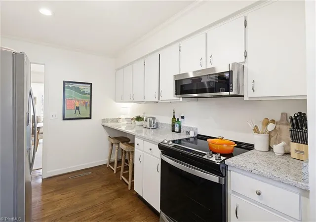 4th image of 101 N Park Dr #E, Greensboro, NC 27401 | MLS# 1216105