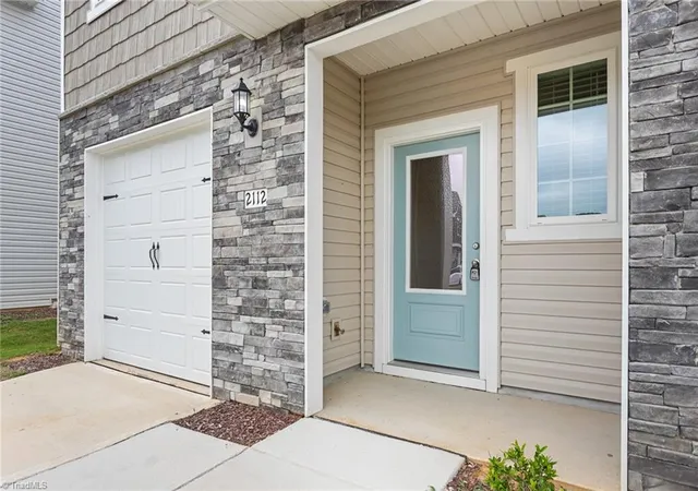 Photo 4 of Single family home for sale at 2126 Willow Glen Dr, Graham, NC 27253 | MLS# 1229668 | Listing updated on 2026-09-28