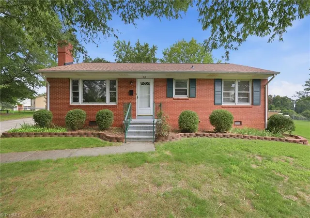 1st image of 512 Hale Ct, Burlington, NC 27217 | MLS# 1231600