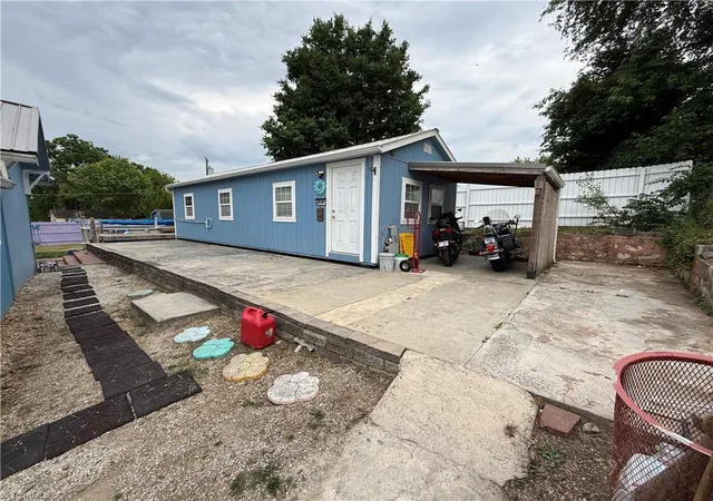 3rd image of 719 Maiden Ln, Mount Airy, NC 27030 | MLS# 1222763