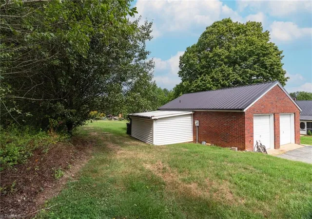 3rd image of 4264 High Point Rd, Winston Salem, NC 27107 | MLS# 1228816
