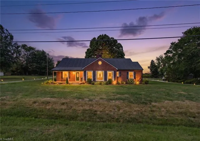 4th image of 4264 High Point Rd, Winston Salem, NC 27107 | MLS# 1228816