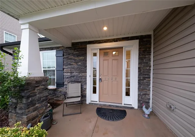 Photo 3 of Single family home for sale at 1460 Land Grv Dr, Kernersville, NC 27284 | MLS# 1228358 | Listing updated on 2026-08-30
