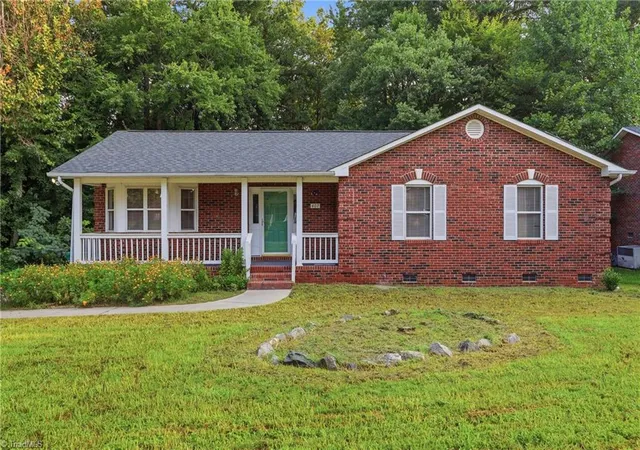 1st image of 407 Lassiter Dr, High Point, NC 27265 | MLS# 1231424