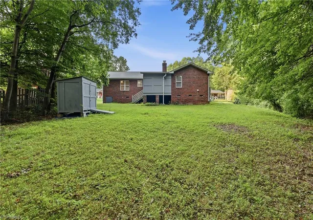 34th image of 407 Lassiter Dr, High Point, NC 27265 | MLS# 1231424