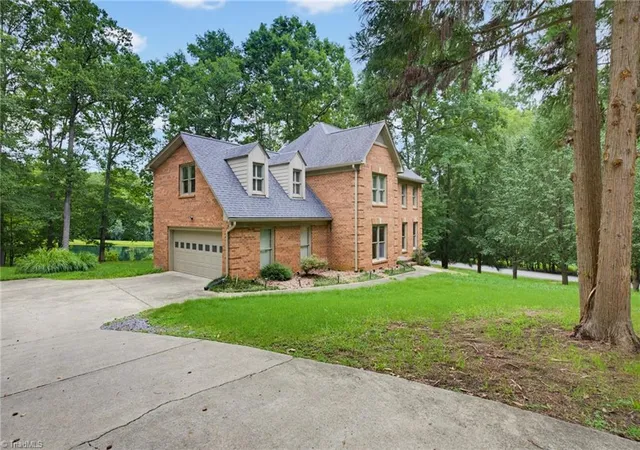 3rd image of 992 Lake Forest Ct, Eden, NC 27288 | MLS# 1228993