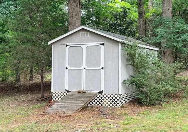22nd image of 197 Landfall Dr, Eden, NC 27288 | MLS# 1231372