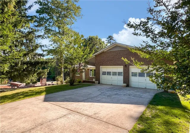 2nd image of 5720 Polaris Rd, Pfafftown, NC 27040 | MLS# 1229934