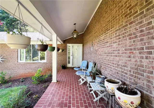 Photo 3 of Single family home for sale at 5720 Polaris Rd, Pfafftown, NC 27040 | MLS# 1229934 | Listing updated on 2026-09-17