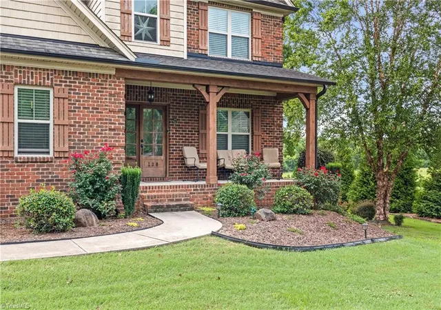Photo 2 of Sale Pending at 128 Meadow Brk Ct, Advance, NC 27006 | MLS# 1228739 | Listing updated on 2026-09-04